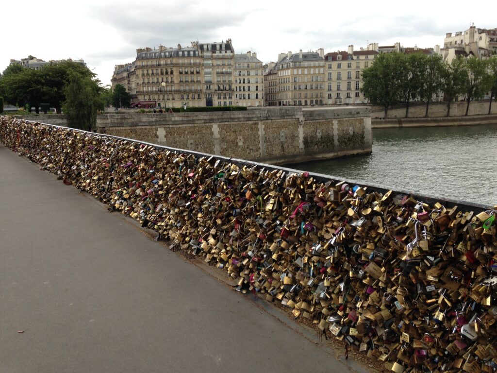 locks on bridge paris